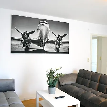 Stilvolles Apartment In Stadtnaehe-Parkplatz- 4 Personen- Balkon Wolfsburg Esterno foto