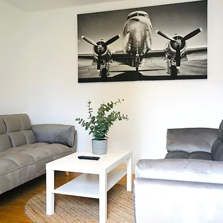 Stilvolles Apartment In Stadtnaehe-Parkplatz- 4 Personen- Balkon Wolfsburg Esterno foto