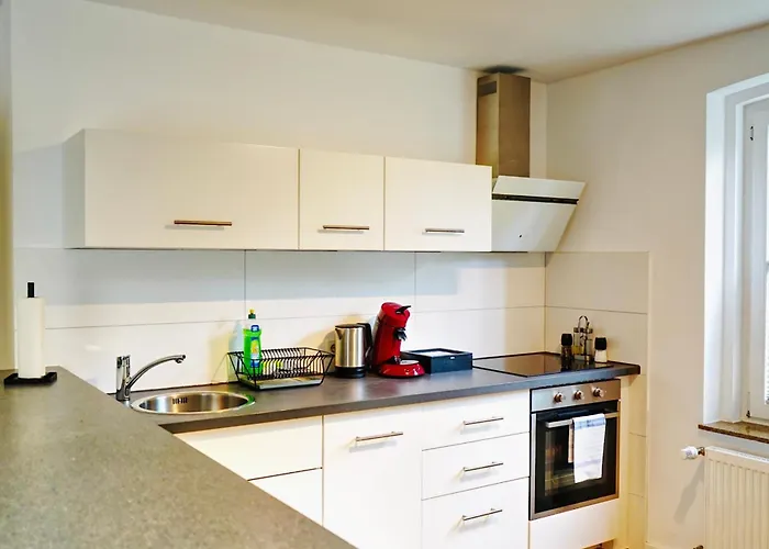 Stilvolles Apartment In Stadtnaehe-Parkplatz- 4 Personen- Balkon