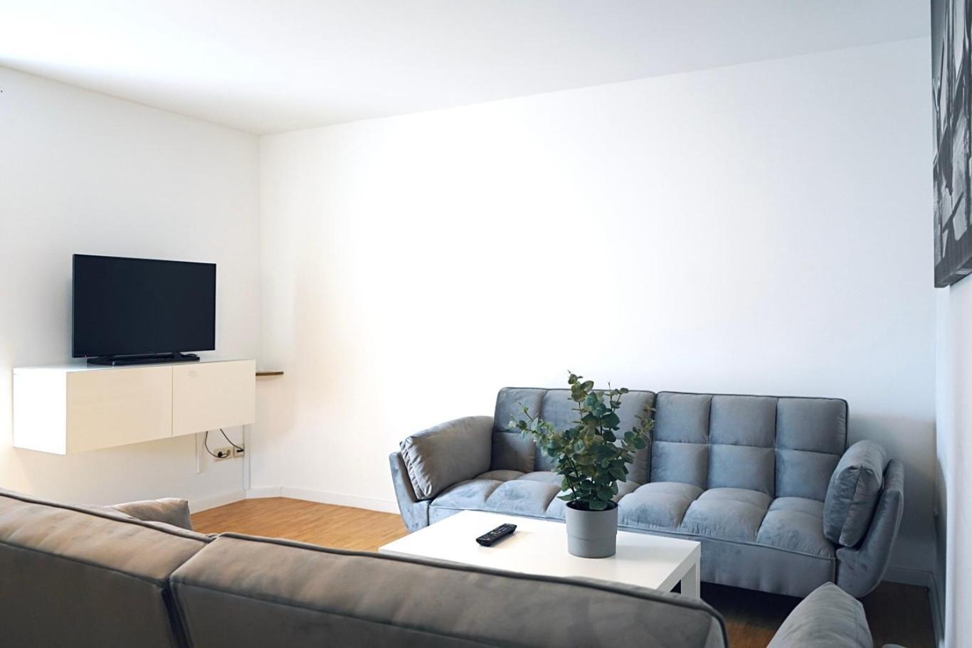 Stilvolles In Stadtnaehe-parkplatz- 4 Personen- Balkon *