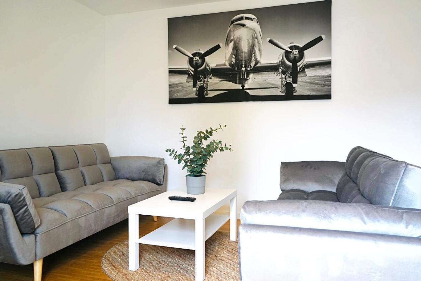 Stilvolles In Stadtnaehe-parkplatz- 4 Personen- Balkon Apartment *