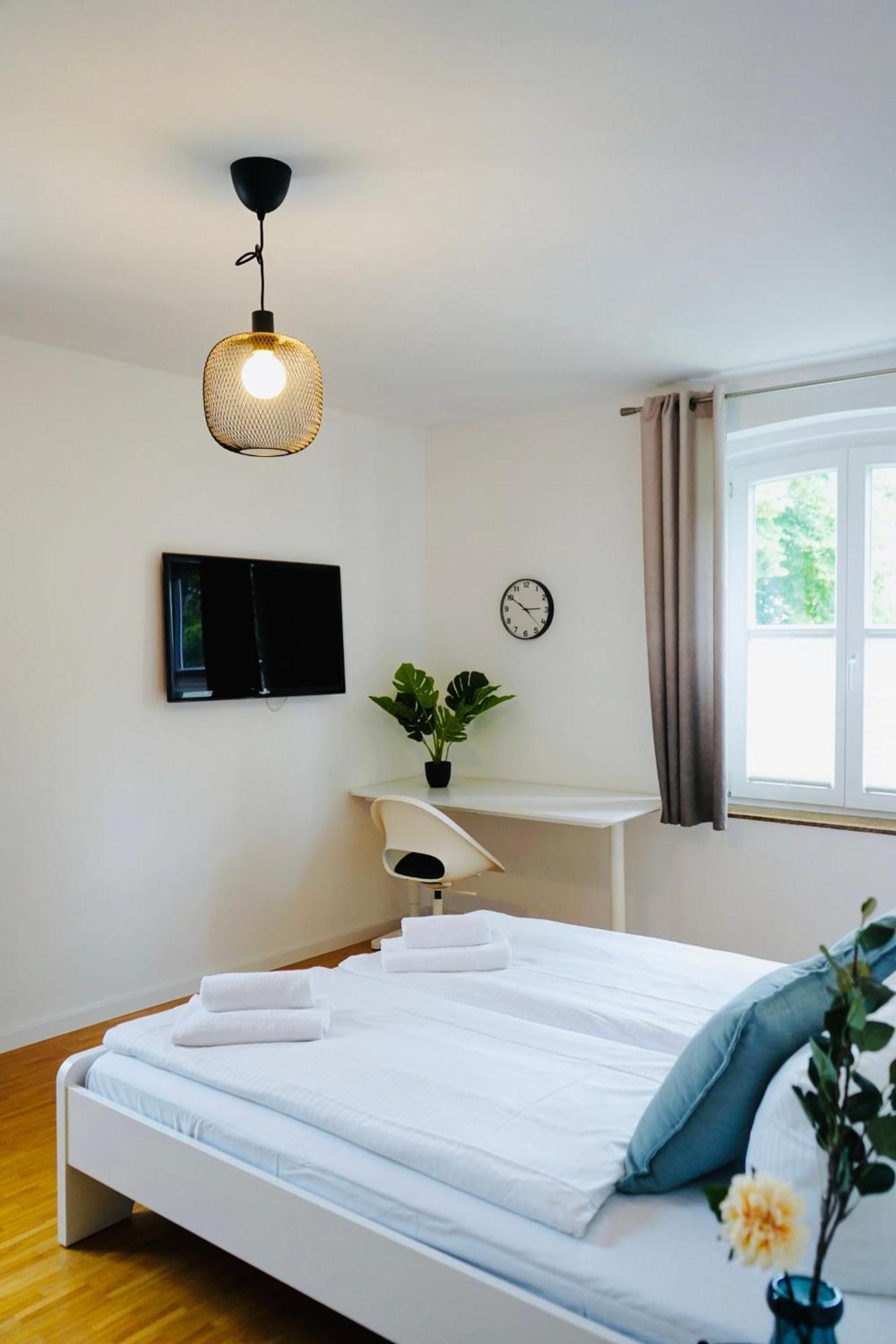 Apartment Stilvolles In Stadtnaehe-parkplatz- 4 Personen- Balkon Wolfsburg